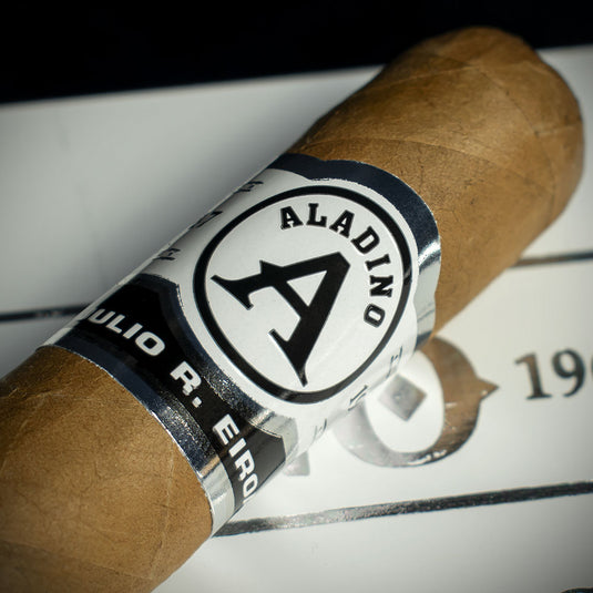 Aladino Connecticut Robusto Cigars - Box of 20