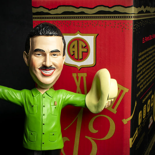 Carlos Carlito Fuente Jnr. Bobblehead (Green) With Short Story Cigar