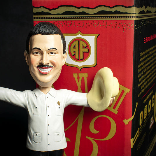 Carlos Carlito Fuente Jnr. Bobblehead (White) With Short Story Cigar