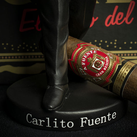 Carlos Carlito Fuente Jnr. Bobblehead (White) With Short Story Cigar