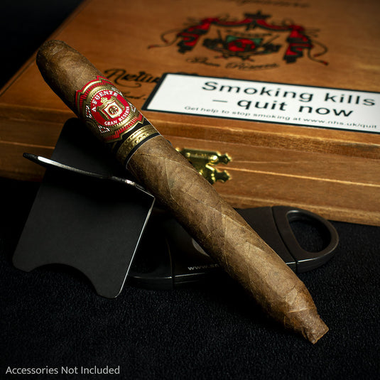 Arturo Fuente Hemingway Signature Cigar - Single