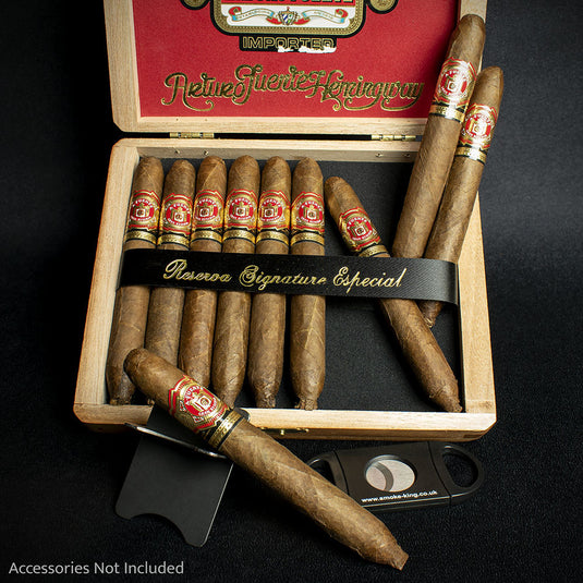 Arturo Fuente Hemingway Signature Cigar - Single