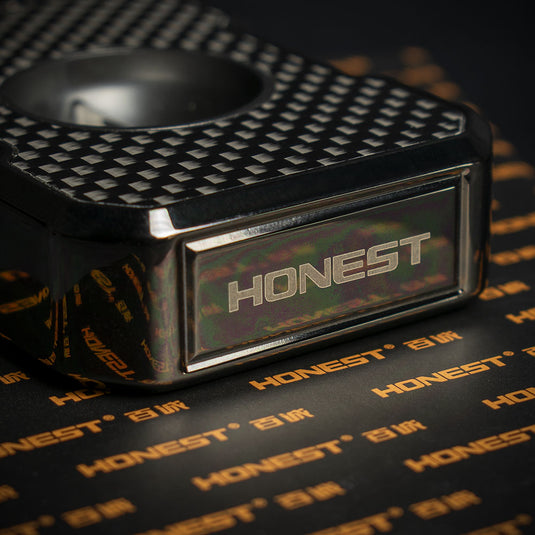 Honest "V" Cigar Cutter - Carbon Black