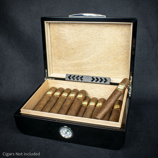 Smoke-King Black Lacquer & Carbon Finish Humidor - 25 Cigars