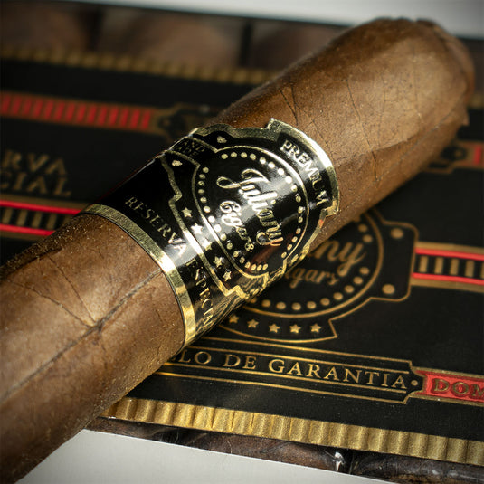 Juliany Maduro Corona Cigar - Single