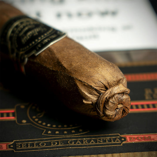 Juliany Maduro Corona Cigar - Single