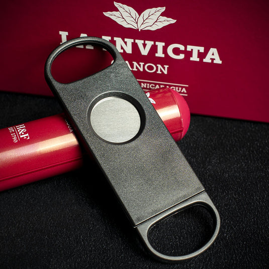 La Invicta Nicaraguan Canon Tubos Cigar + Cutter