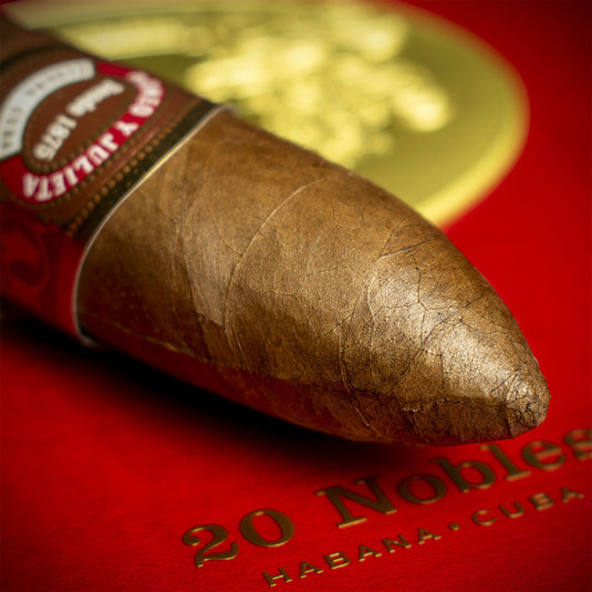 Romeo y Julieta Linea de Oro Nobles Cuban Cigar - Single