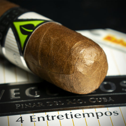 Vegueros Entretiempos Cuban Cigars - Tin of 16