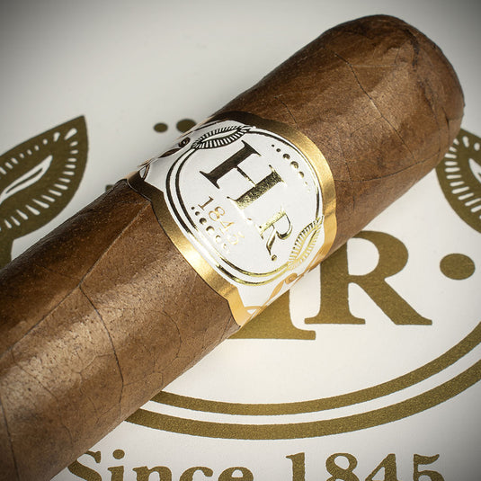 Box of 20 - HR White Line Nicaraguan Robusto Gordo Cigars