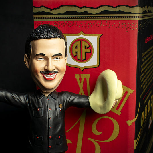 Carlos Carlito Fuente Jnr. Bobblehead (Black) With Short Story Cigar