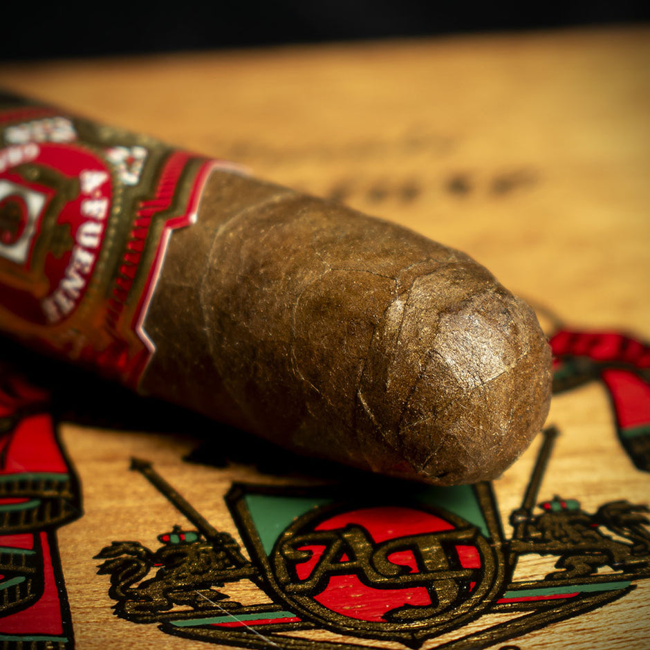 Arturo Fuente Hemingway Signature Cigar - Single