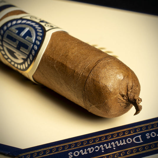 Tin of 5 EGM Petit Encanto Dominican Cigars