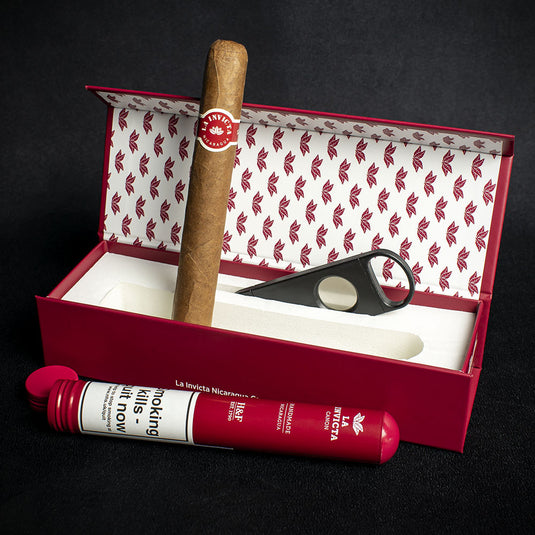 La Invicta Nicaraguan Canon Tubos Cigar + Cutter