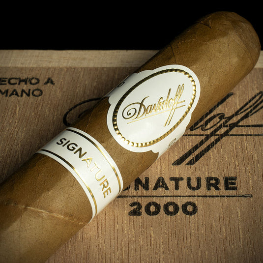  Box of 25 - Davidoff Signature 2000 Cigar