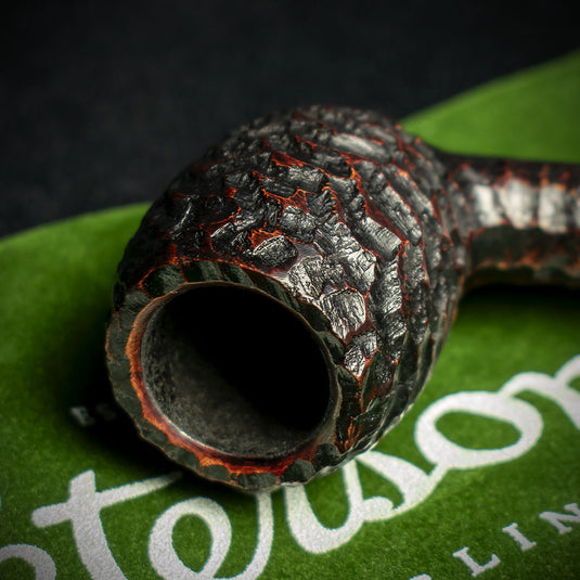 Peterson of Dublin Tavern Pipe - Belge Rusticated Fishtail