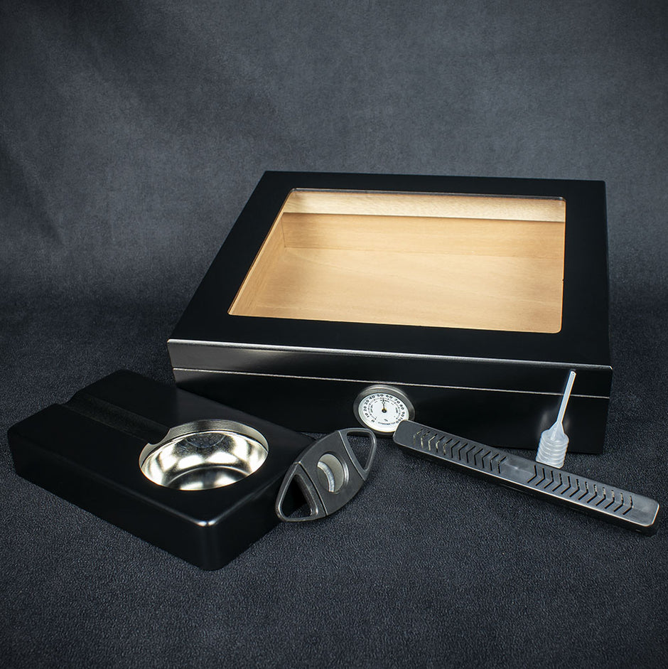 Smoke-King Black Laquer Humidor Set - 15 Cigars Smoke-King