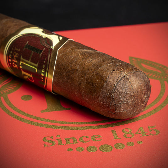 HR Signature Line Nicaraguan Corona Cigar - Single 